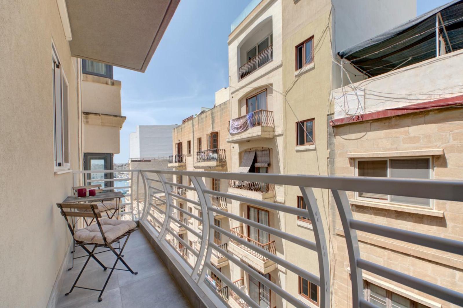 Modern Sliema Apartment Near Sea Exterior photo